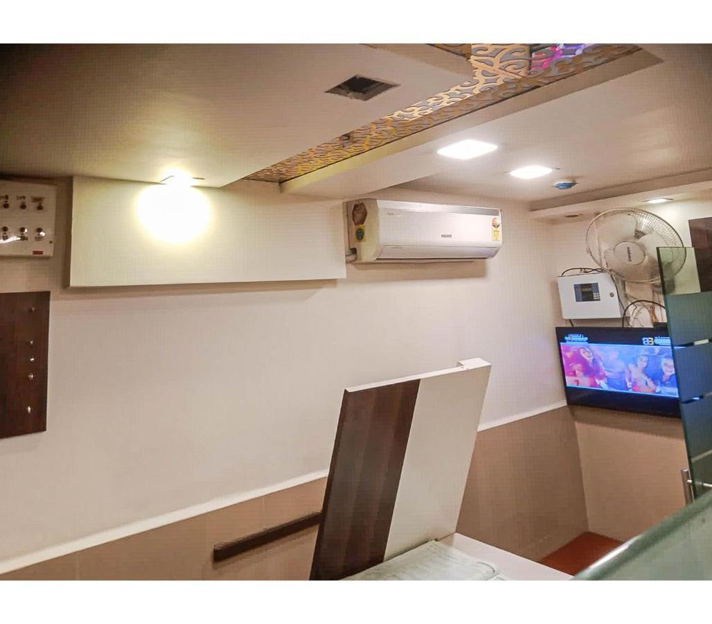 Gurukripa Nx Lodging By WB Inn Thane Bagian luar foto